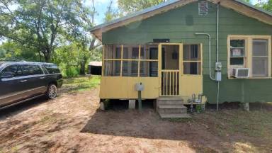 Main picture of 307 N Rogers St