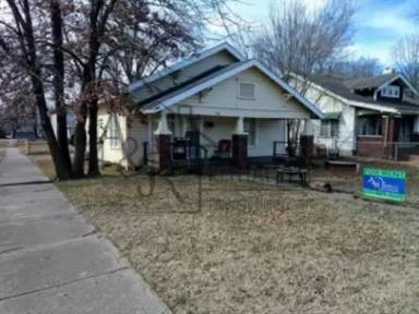 Main picture of 1418 S Joplin St