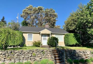 Main picture of 9807 32nd Ave SW