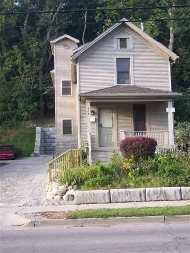 Main picture of 900 Fuller St