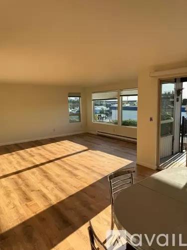 Main picture of 811 S 227th Pl