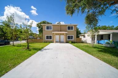Main picture of 1391 NW 38th St