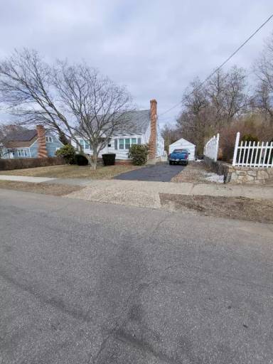 Main picture of 2520 Madison Ave