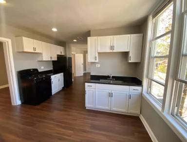 Main picture of 4500 S Honore St