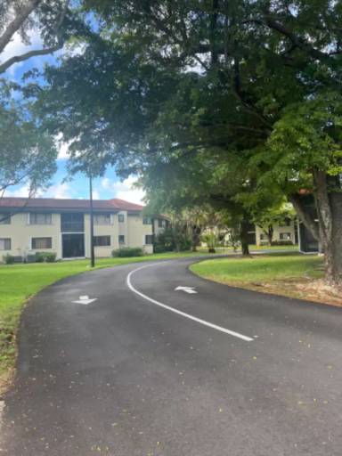 Main picture of 9853 SW 138th Ave