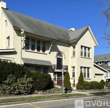 Main picture of 2 N Montgomery Ave