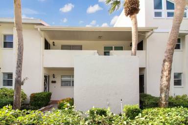 Main picture of 762 Village Cir