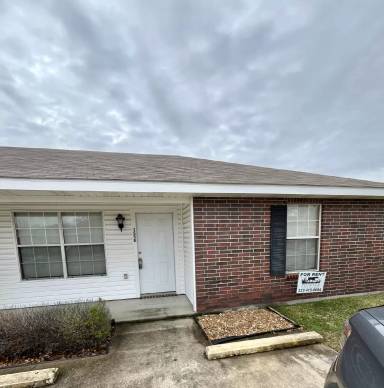 Main picture of 1610 Saint John Bosco St