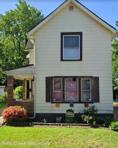 Main picture of 7918 Vineyard Ave