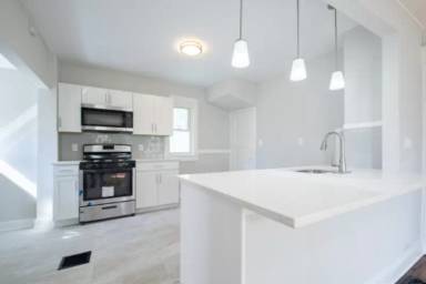 Main picture of 207 7th Ave