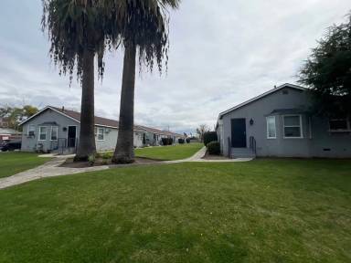 Main picture of 2003 Lester St