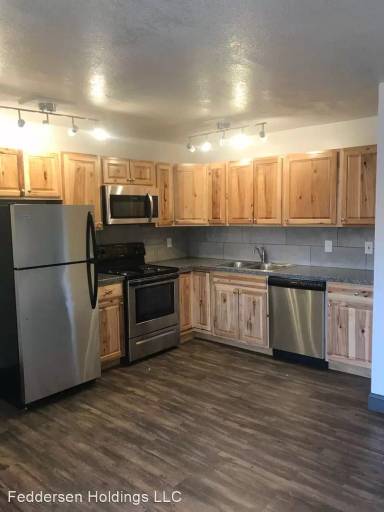 Main picture of 2640 2nd Ave S