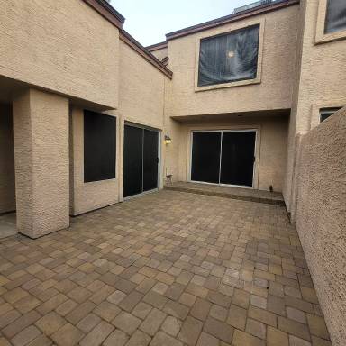 Main picture of 3302 E Aire Libre Ave