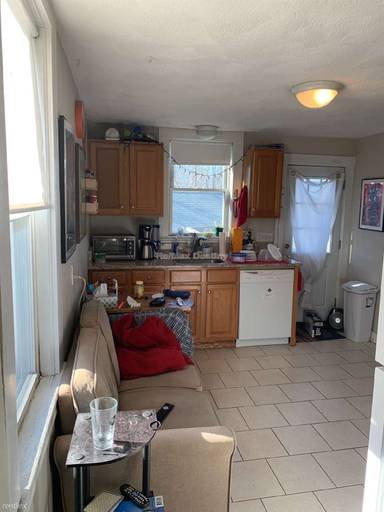 Main picture of 17 Endicott Ave