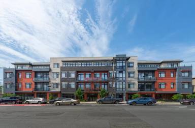 Main picture of 400 Mystic Ave