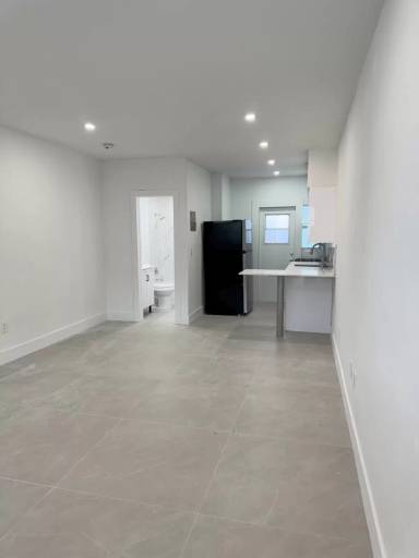 Main picture of 300 74th St