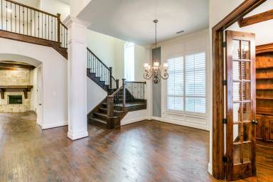 Main picture of 652 Clearwater Dr