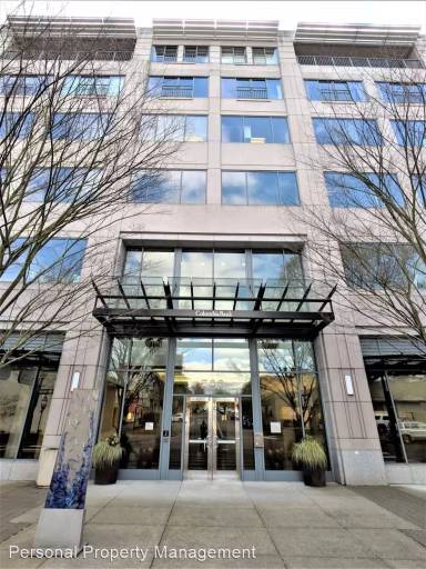 Main picture of 500 Broadway St