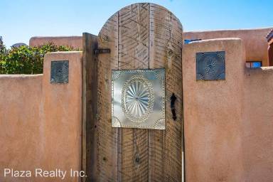 Main picture of 821 Fayette St