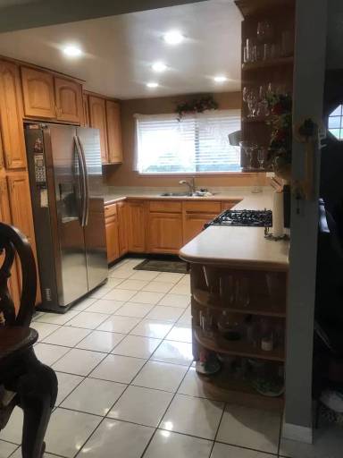 Main picture of 865 Rubens Pl