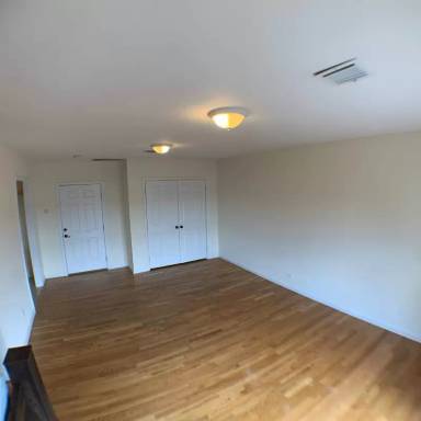 Main picture of 60 W 8th St