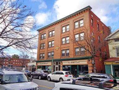 Main picture of 90 Park St