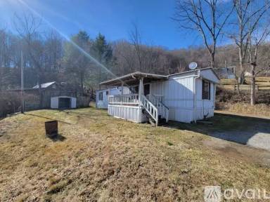 Main picture of 31 Comet Ln