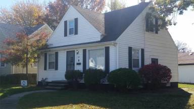 Main picture of 596 E 305th St