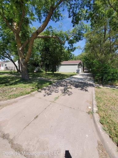 Main picture of 1610 S Martinson St