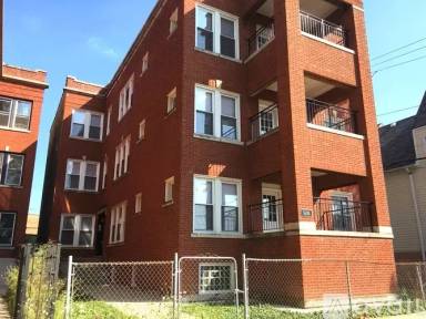 Main picture of 5215 N Christiana Ave