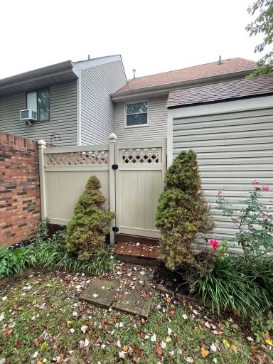 Main picture of 338 Oxford Dr