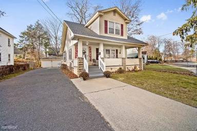 Main picture of 166 W Alvord St