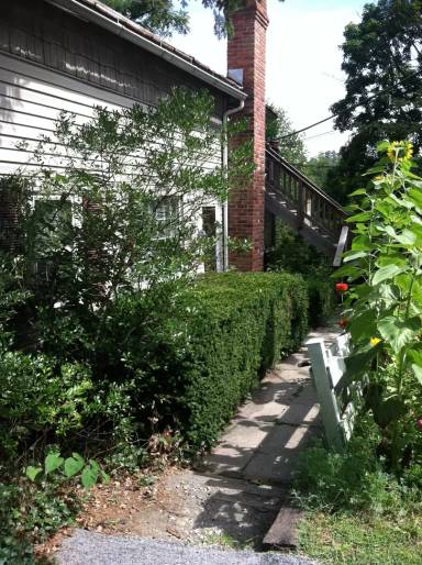 Main picture of 1006 Beekman Rd