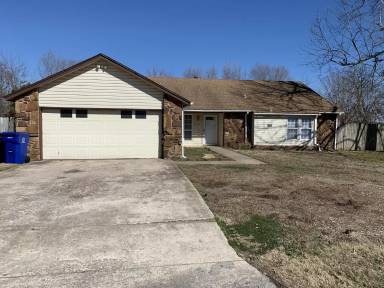 Main picture of 2508 W Kingsport St
