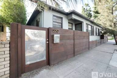 Main picture of 220 Venice Way