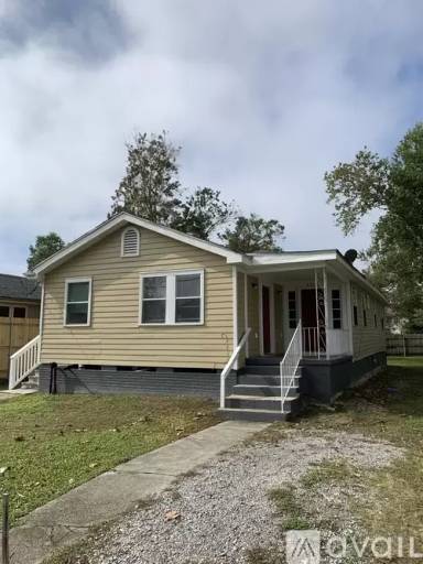Main picture of 6324 Lafaye St