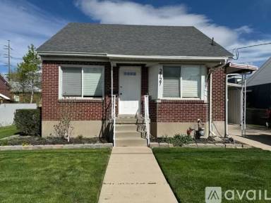 Main picture of 2727 S Blair St