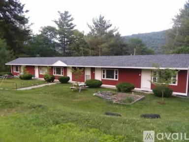 Main picture of 977 Daniel Webster Hwy