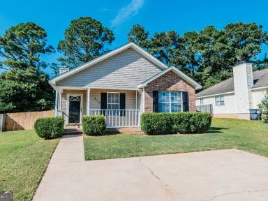 Main picture of 210 Chadwyck Cir