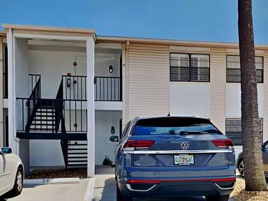 Main picture of 3102 W Horatio St