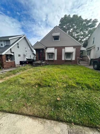Main picture of 1385 Burkhardt Ave
