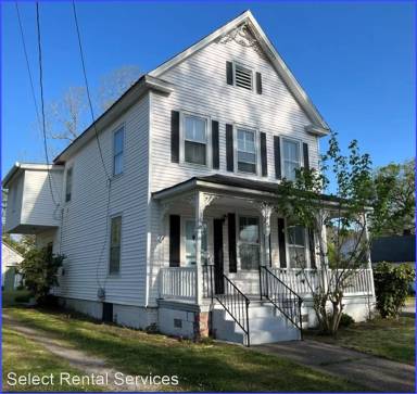 Main picture of 717 N Road St