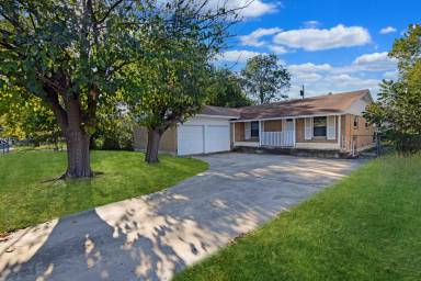 Main picture of 2504 Paula Rd