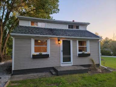 Main picture of 7279 Woodland Ave