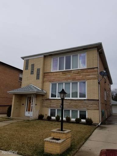 Main picture of 8434 W Berwyn Ave