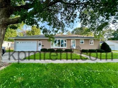 Main picture of 103 W 6th St