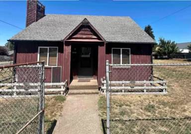Main picture of 38835 Pleasant St