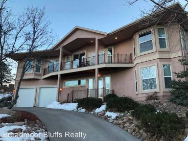 Main picture of 325 Cheshire Ct