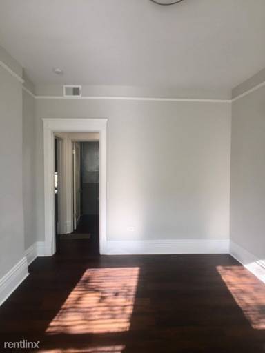 Main picture of 1521 W Leland Ave