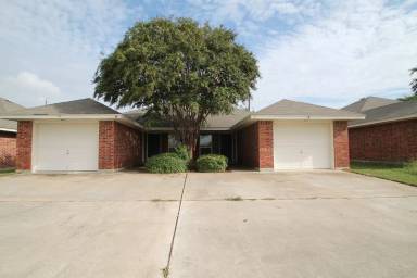 Main picture of 917 Rosewood Dr